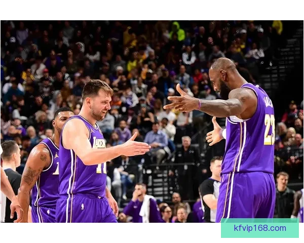 东契奇复出砍42分12助攻湖人力克骑士 里夫斯艾顿双双贡献精彩表现